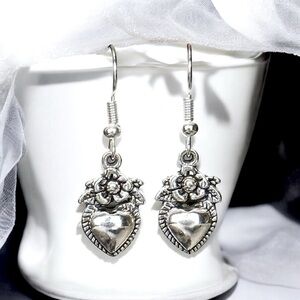 5 For $25💫Silver Rose Heart Dangles Earrings
